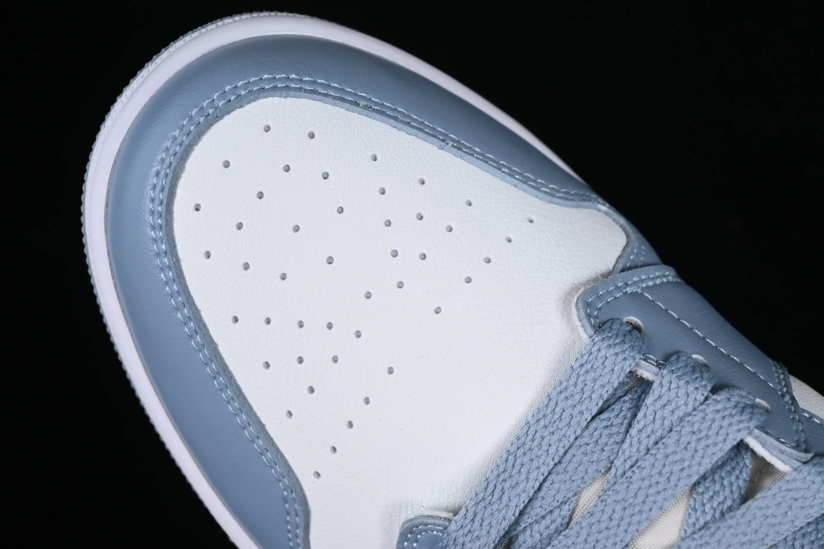All categories Air Jordan Jordan series basketball shoes Air Jordan 1 Mid Air Jordan 1 Mid AJ1 Joe 1 white and blue Chinese culture and leisure sneakers BQ6472-140